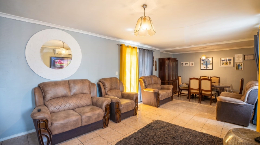 5 Bedroom Property for Sale in Electric City Western Cape